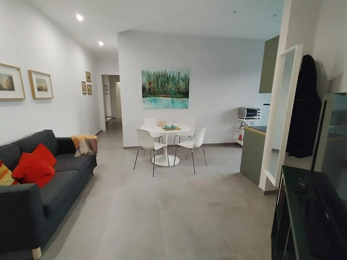 Naples Apartment - Nicolini 39