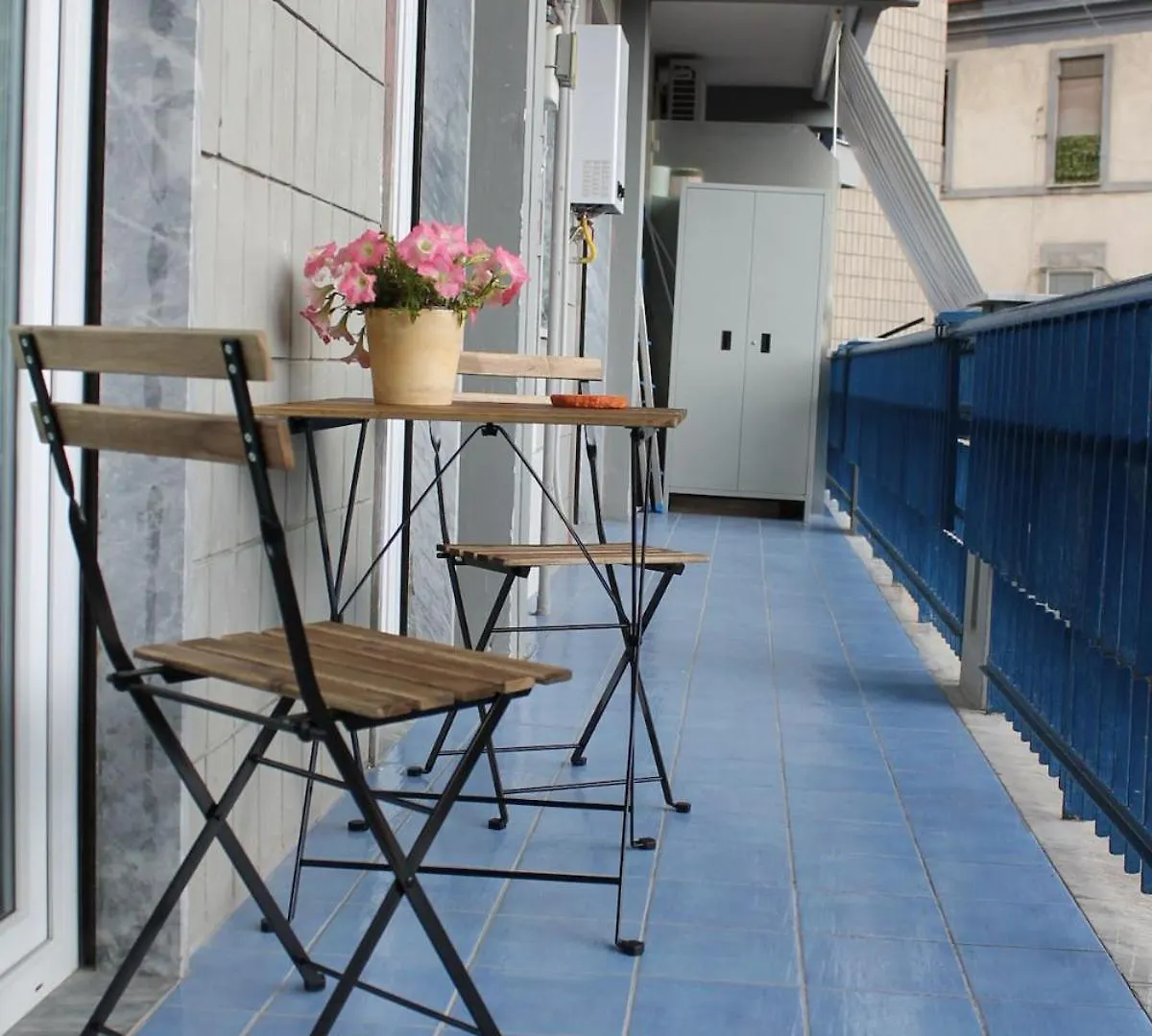 Naples Apartment - Nicolini 39