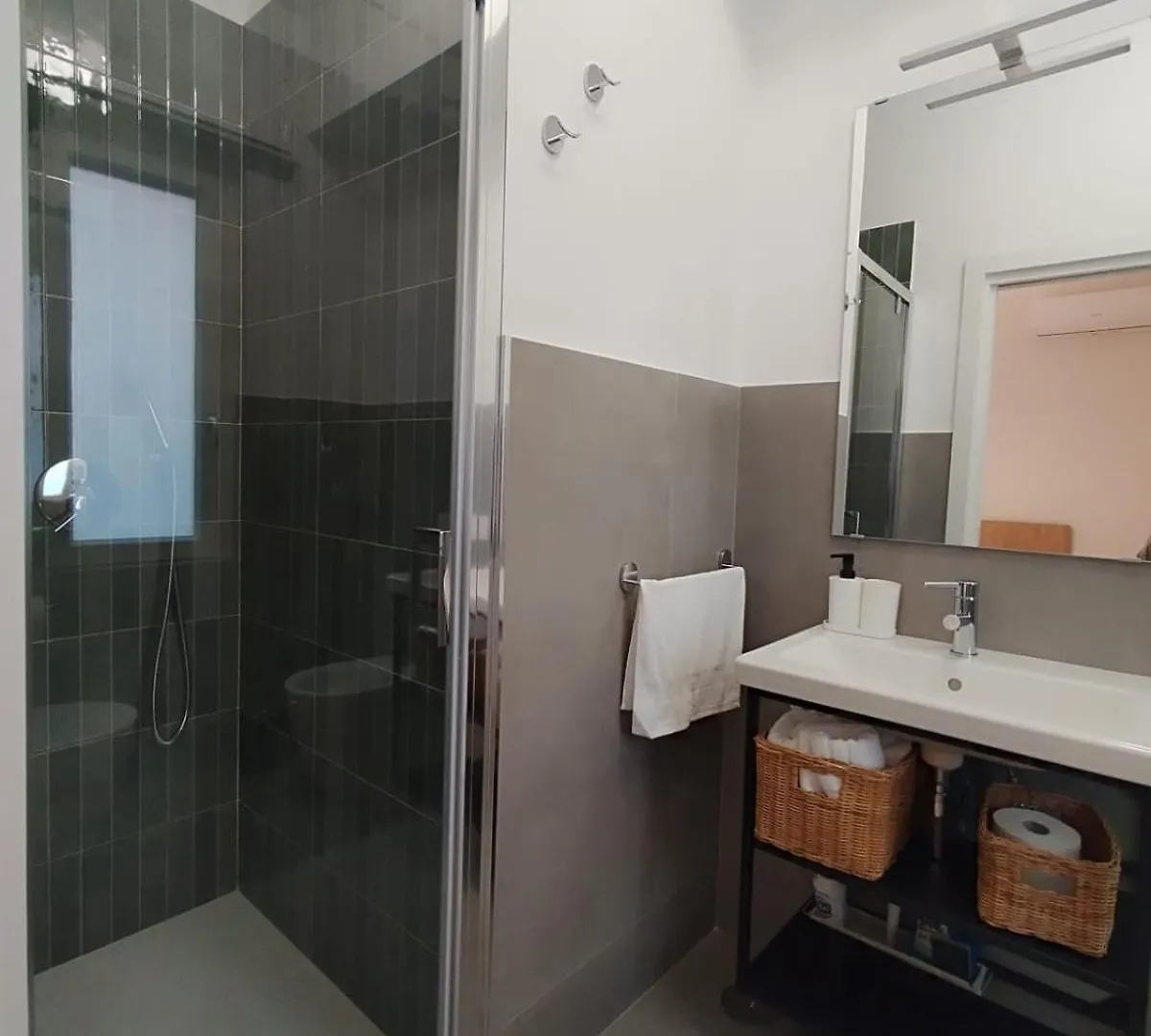 Naples Apartment - Nicolini 39