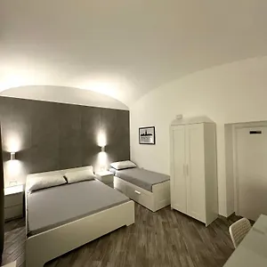 Affittacamere Casa Savoia, Napoli